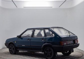 Подержанный автомобиль LADA (ВАЗ) 2109 Hatchback 1998 года (7 фото)
