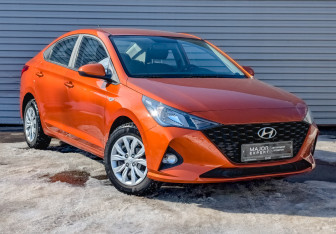 Подержанный автомобиль Hyundai Solaris Sedan 2021 года (3 фото)