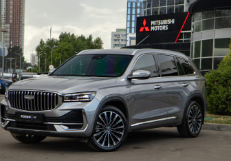 Подержанный автомобиль Geely Monjaro 2025 года (26 фото)
