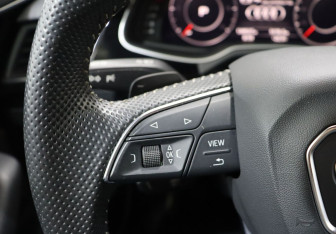 Подержанный автомобиль Audi Q7 2018 года (16 фото)