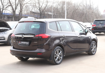 Подержанный автомобиль Opel Zafira Compactvan 2013 года (5 фото)