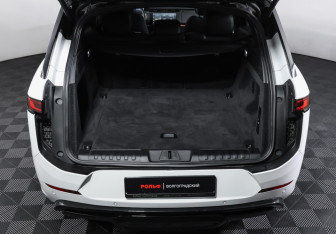 Подержанный автомобиль Land Rover Range Rover Sport 2023 года (9 фото)