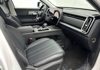 Подержанный автомобиль Jaecoo J7 2023 года (13 фото)
