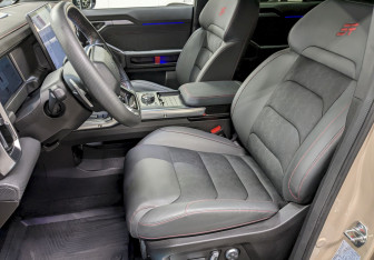 Подержанный автомобиль Jetour T2 2024 года (14 фото)