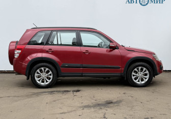 Подержанный автомобиль Suzuki Grand Vitara 2012 года (4 фото)
