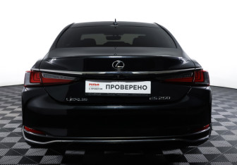 Подержанный автомобиль Lexus ES 2020 года (6 фото)