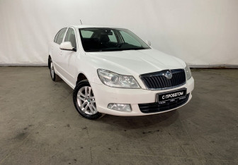 Подержанный автомобиль Skoda Octavia Liftback 2012 года (3 фото)