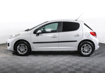 Подержанный автомобиль Peugeot 207 Hatchback 2010 года (8 фото)