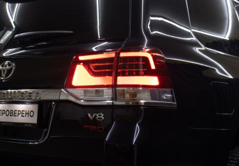 Подержанный автомобиль Toyota Land Cruiser Suv 2019 года (27 фото)