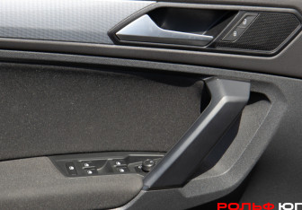 Подержанный автомобиль Volkswagen Tiguan 2021 года (17 фото)