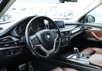 Подержанный автомобиль BMW X5 2017 года (13 фото)