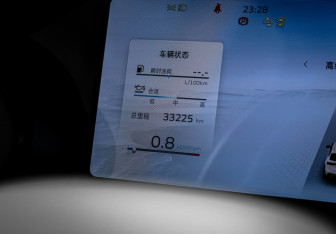 Подержанный автомобиль Geely Monjaro 2023 года (11 фото)