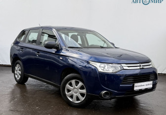 Подержанный автомобиль Mitsubishi Outlander 2014 года (3 фото)
