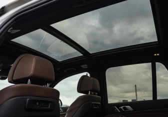 Подержанный автомобиль BMW X5 2021 года (25 фото)