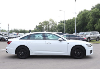 Подержанный автомобиль Audi A6 Sedan 2020 года (4 фото)