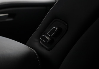 Подержанный автомобиль AITO M7 2023 года (11 фото)