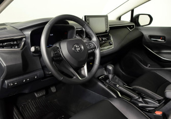 Подержанный автомобиль Toyota Corolla Sedan 2021 года (11 фото)