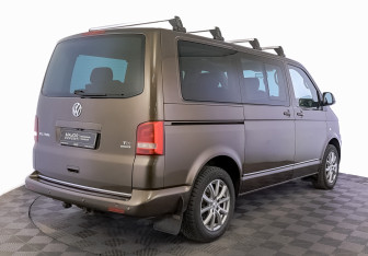 Подержанный автомобиль Volkswagen Multivan 2012 года (5 фото)