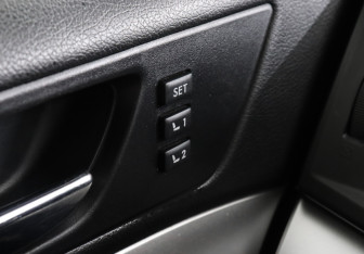 Подержанный автомобиль Subaru Outback Wagon 2011 года (12 фото)