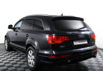 Подержанный автомобиль Audi Q7 2009 года (7 фото)