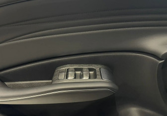 Подержанный автомобиль Omoda C7 2025 года (19 фото)