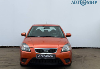 Подержанный автомобиль Kia Rio Hatchback 2010 года (2 фото)