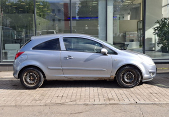 Подержанный автомобиль Opel Corsa 2007 года (4 фото)