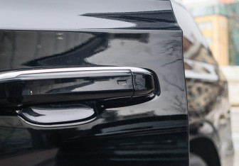 Подержанный автомобиль Cadillac Escalade Suv 2021 года (38 фото)