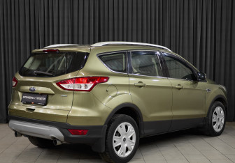Подержанный автомобиль Ford Kuga 2013 года (4 фото)