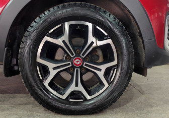 Подержанный автомобиль Renault Kaptur 2018 года (19 фото)