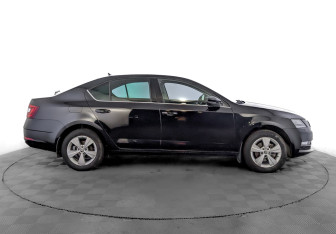 Подержанный автомобиль Skoda Octavia Liftback 2020 года (4 фото)
