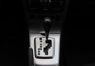 Подержанный автомобиль Toyota Corolla Sedan 2011 года (18 фото)