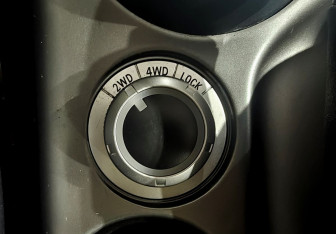 Подержанный автомобиль Peugeot 4007 2012 года (15 фото)