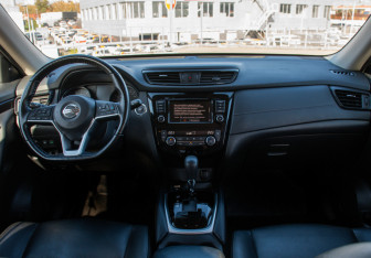 Подержанный автомобиль Nissan X-Trail 2021 года (15 фото)