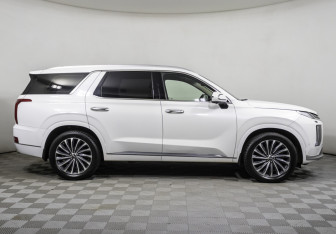 Подержанный автомобиль Hyundai Palisade 2022 года (4 фото)