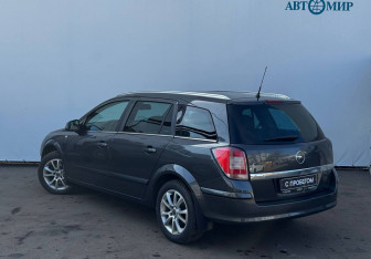 Подержанный автомобиль Opel Astra Wagon 2011 года (6 фото)