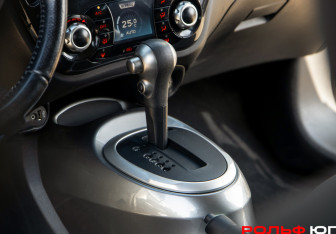 Подержанный автомобиль Nissan Juke 2012 года (12 фото)