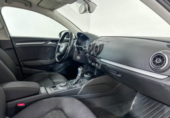 Подержанный автомобиль Audi A3 Sedan 2014 года (7 фото)