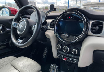 Подержанный автомобиль MINI Hatch 2021 года (9 фото)