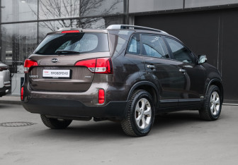 Подержанный автомобиль Kia Sorento 2013 года (4 фото)