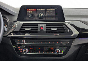 Подержанный автомобиль BMW X3 2020 года (29 фото)