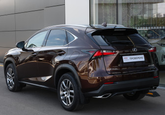 Подержанный автомобиль Lexus NX 2016 года (6 фото)