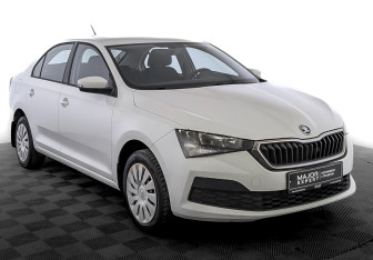 Подержанный автомобиль Skoda Rapid Liftback 2021 года (3 фото)