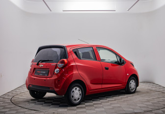 Подержанный автомобиль Chevrolet Spark 2013 года (5 фото)