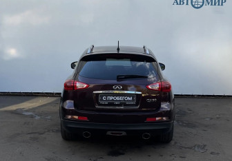 Подержанный автомобиль Infiniti QX50 2014 года (6 фото)