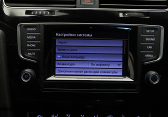 Подержанный автомобиль Volkswagen Golf Hatchback 2015 года (20 фото)