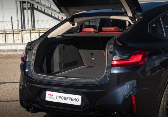 Подержанный автомобиль BMW X4 2022 года (26 фото)