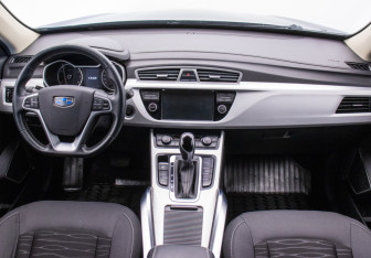 Подержанный автомобиль Geely Atlas 2018 года (13 фото)