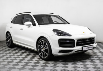Подержанный автомобиль Porsche Cayenne 2018 года (3 фото)
