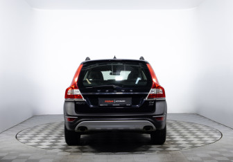 Подержанный автомобиль Volvo XC70 2014 года (6 фото)